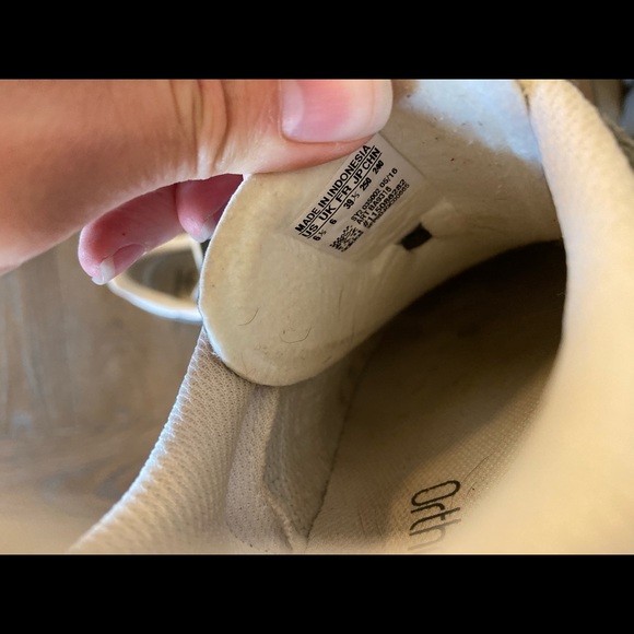 Sold!! ❌Adidas gazelle tennis shoes - Picture 2 of 5